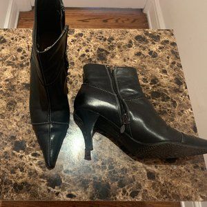 Black Leather Pointed Toe Boots